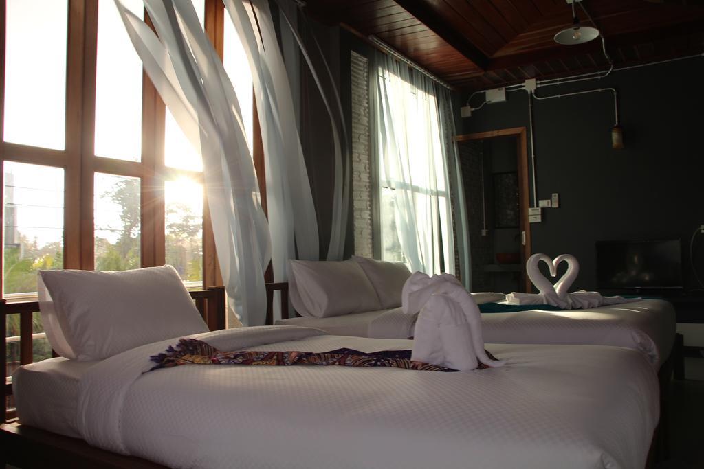 The Noi Guest House & Restaurant Ко Липе Номер фото